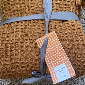 NWT West elm throw Burnt orange / brown /Rust